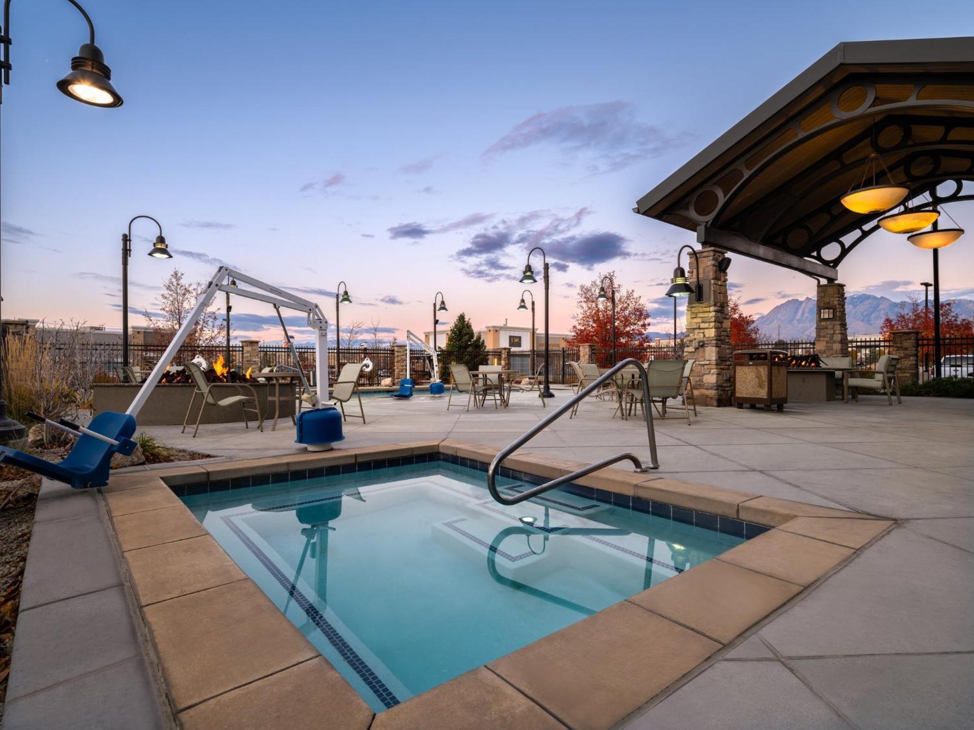 Staybridge Suites Midvale By Ihg Exterior foto